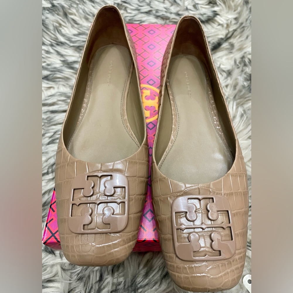 Tory Burch Georgia Crocs Embossed Flat (Taupe- Almond Flour)